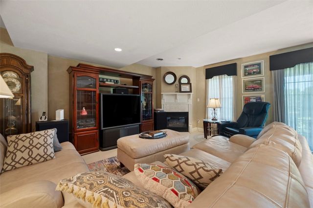 3141 Annandale Dr, Collier Twp, PA 15142