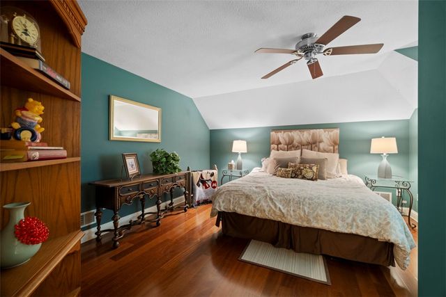 3141 Annandale Dr, Collier Twp, PA 15142