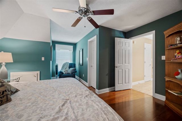 3141 Annandale Dr, Collier Twp, PA 15142