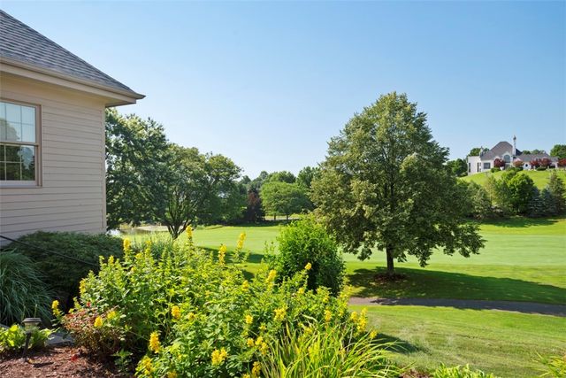 3141 Annandale Dr, Collier Twp, PA 15142