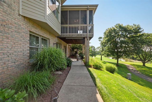 3141 Annandale Dr, Collier Twp, PA 15142