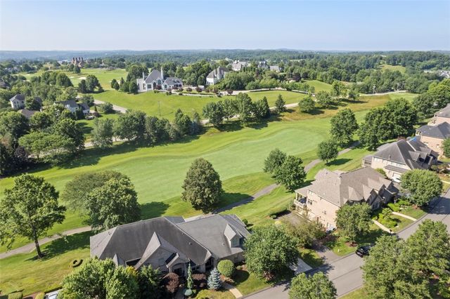 3141 Annandale Dr, Collier Twp, PA 15142