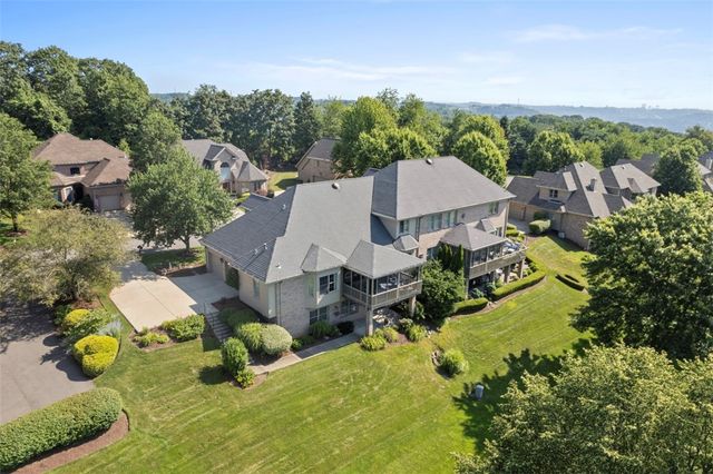 3141 Annandale Dr, Collier Twp, PA 15142