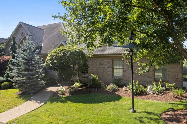 3141 Annandale Dr, Collier Twp, PA 15142