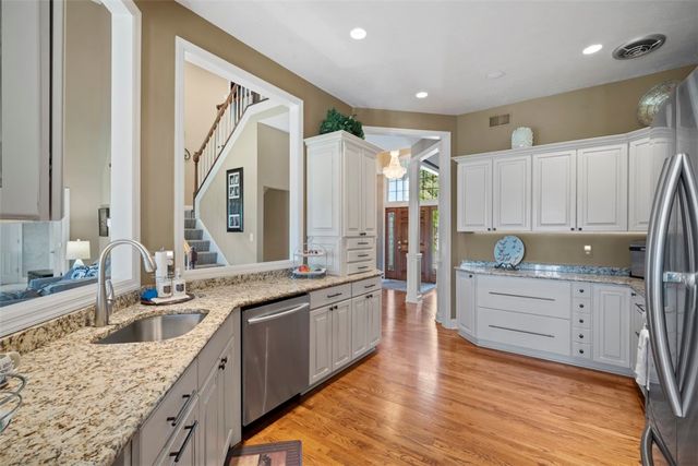 3141 Annandale Dr, Collier Twp, PA 15142