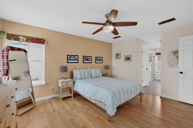 8016 Fallbrook Place NW, Albuquerque, NM 87120