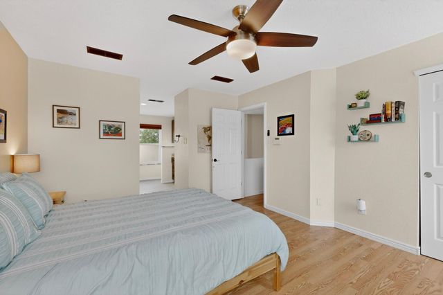 8016 Fallbrook Place NW, Albuquerque, NM 87120