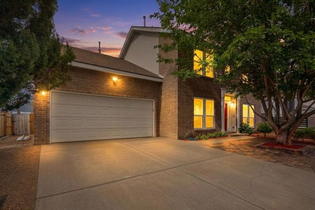 8016 Fallbrook Place NW, Albuquerque, NM 87120
