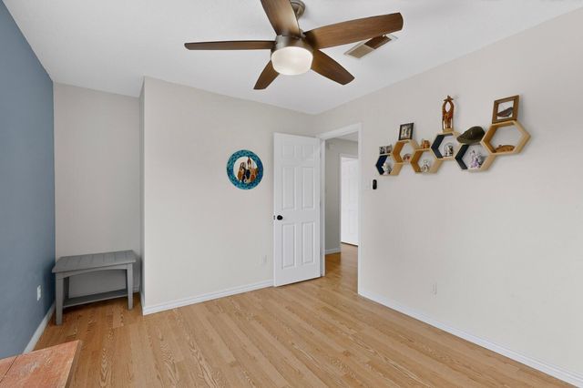 8016 Fallbrook Place NW, Albuquerque, NM 87120