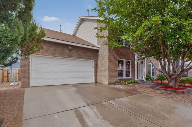 8016 Fallbrook Place NW, Albuquerque, NM 87120
