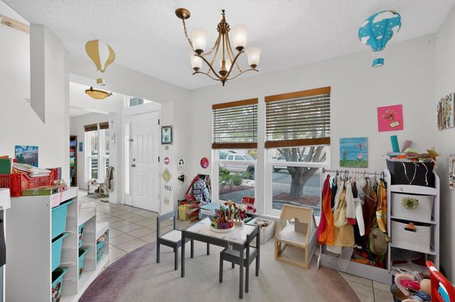 8016 Fallbrook Place NW, Albuquerque, NM 87120