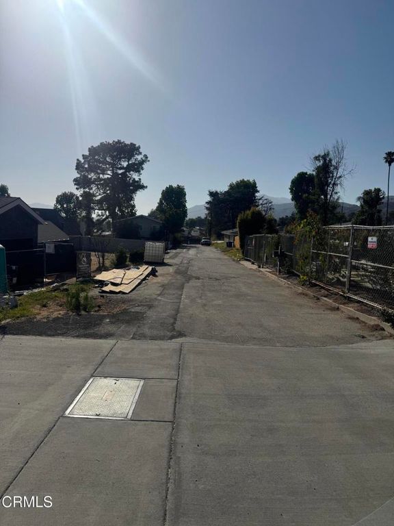 Image 9 of property listing at 3320 N Raymond Avenue, Altadena, CA 91001