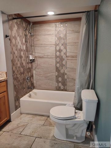 155 E Jackson Street, Blackfoot, ID 83221