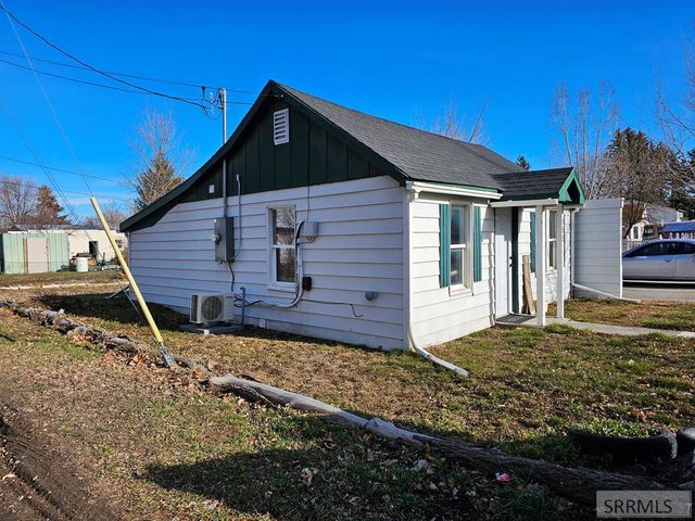 155 E Jackson Street, Blackfoot, ID 83221