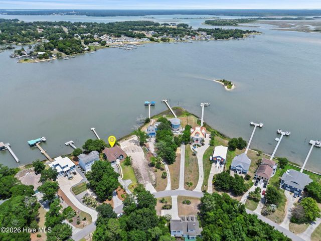 915 Chadwick Shores Drive, Sneads Ferry, NC 28460