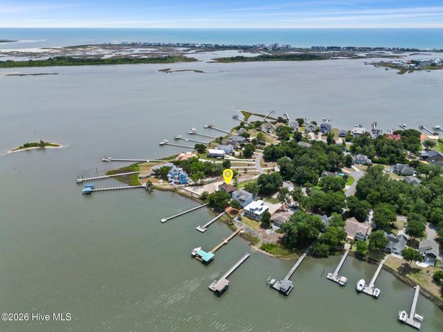 915 Chadwick Shores Drive, Sneads Ferry, NC 28460