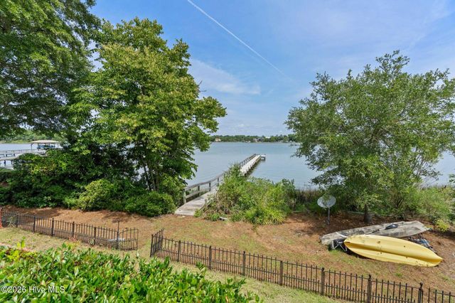915 Chadwick Shores Drive, Sneads Ferry, NC 28460