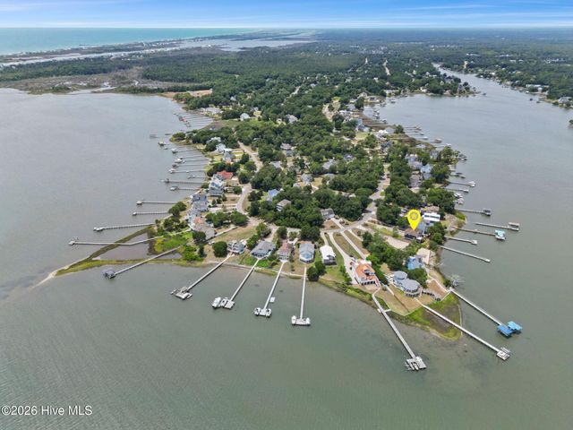 915 Chadwick Shores Drive, Sneads Ferry, NC 28460
