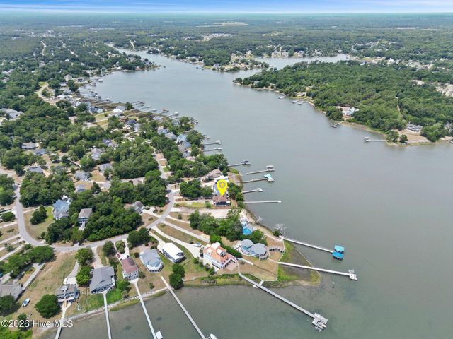 915 Chadwick Shores Drive, Sneads Ferry, NC 28460