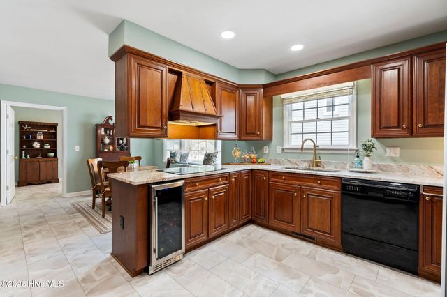 915 Chadwick Shores Drive, Sneads Ferry, NC 28460