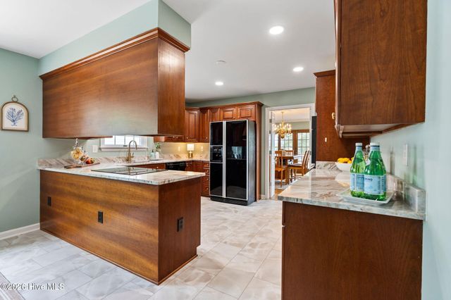 915 Chadwick Shores Drive, Sneads Ferry, NC 28460