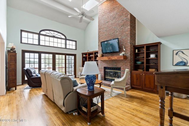 915 Chadwick Shores Drive, Sneads Ferry, NC 28460