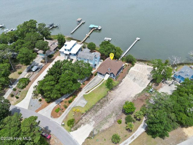 915 Chadwick Shores Drive, Sneads Ferry, NC 28460
