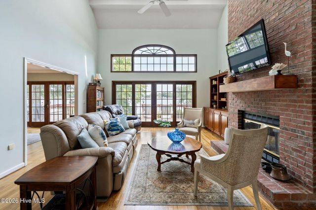 915 Chadwick Shores Drive, Sneads Ferry, NC 28460