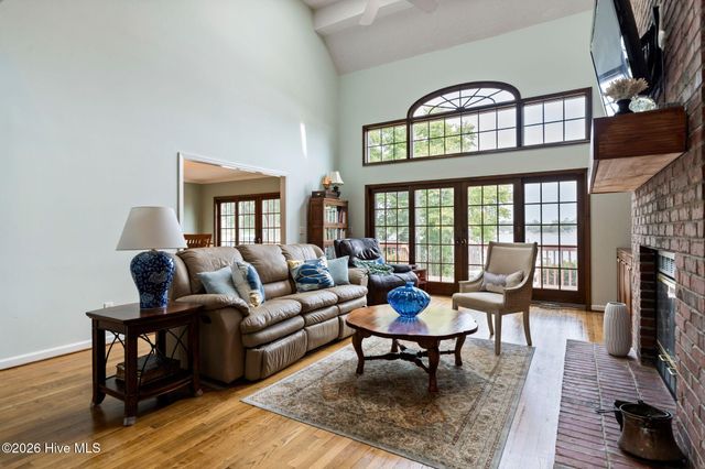 915 Chadwick Shores Drive, Sneads Ferry, NC 28460