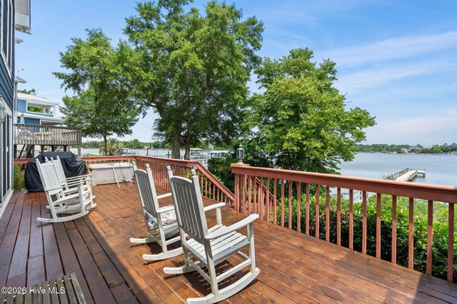 915 Chadwick Shores Drive, Sneads Ferry, NC 28460