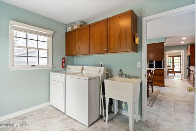 915 Chadwick Shores Drive, Sneads Ferry, NC 28460