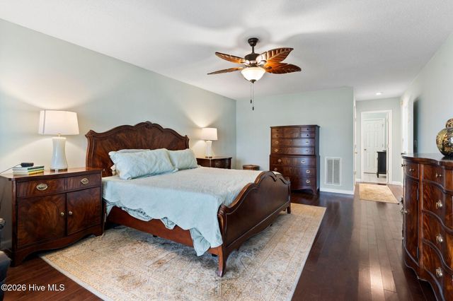 915 Chadwick Shores Drive, Sneads Ferry, NC 28460