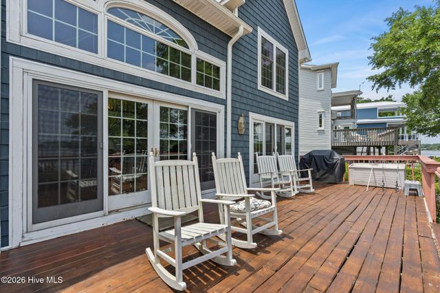 915 Chadwick Shores Drive, Sneads Ferry, NC 28460