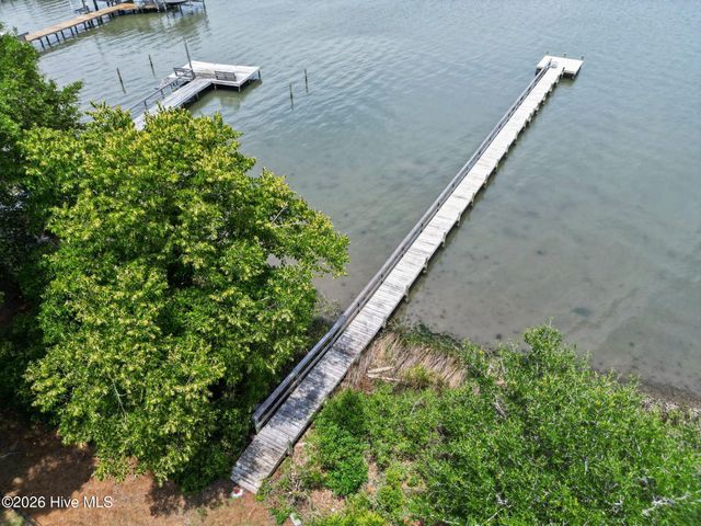 915 Chadwick Shores Drive, Sneads Ferry, NC 28460