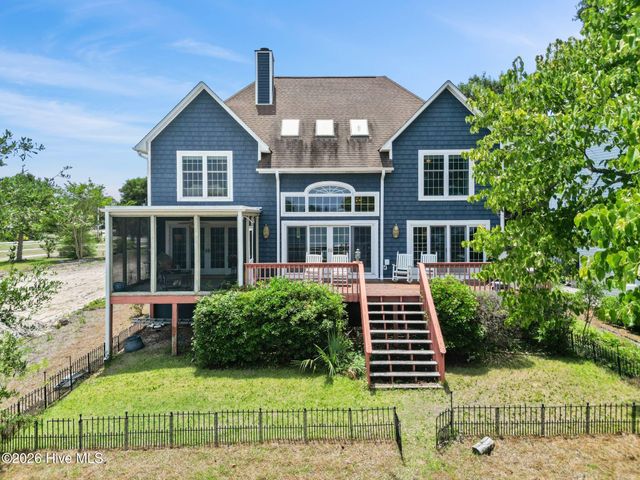 915 Chadwick Shores Drive, Sneads Ferry, NC 28460