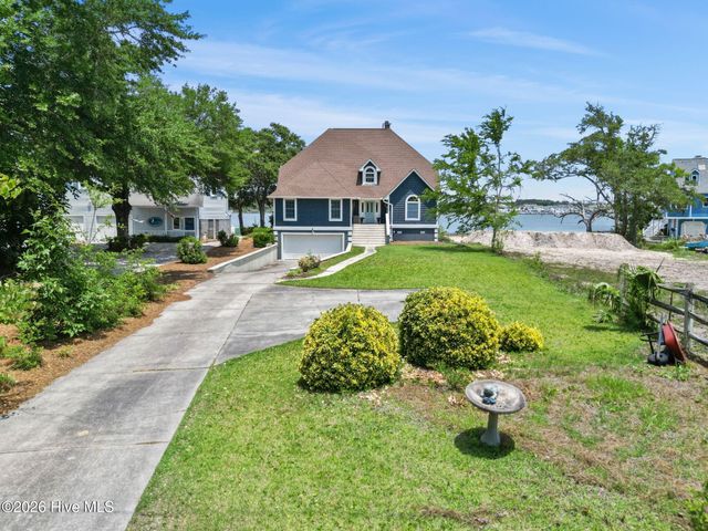 915 Chadwick Shores Drive, Sneads Ferry, NC 28460