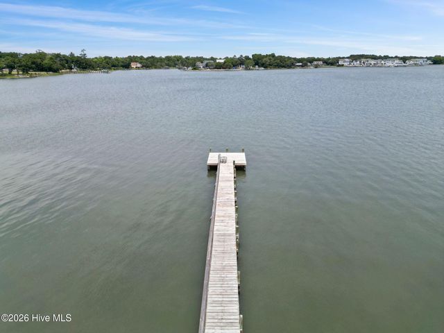 915 Chadwick Shores Drive, Sneads Ferry, NC 28460