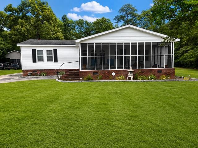 1301 Mill Creek Drive, Manning, SC 29102
