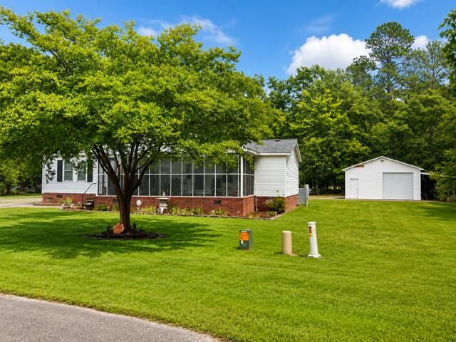 1301 Mill Creek Drive, Manning, SC 29102