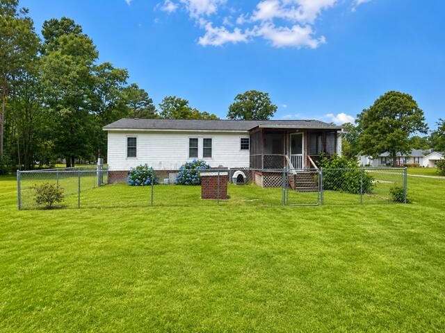 1301 Mill Creek Drive, Manning, SC 29102