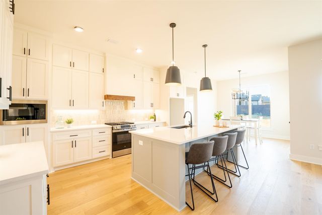 608 Corondelet Lane, Maumelle, AR 72113