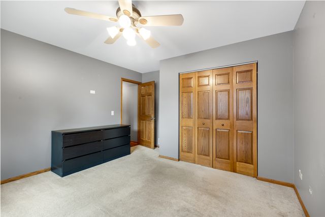 18207 W Big Oaks Road, Grayslake, IL 60030
