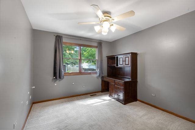 18207 W Big Oaks Road, Grayslake, IL 60030