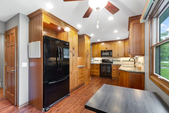 18207 W Big Oaks Road, Grayslake, IL 60030