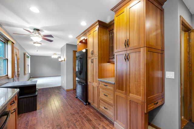 18207 W Big Oaks Road, Grayslake, IL 60030