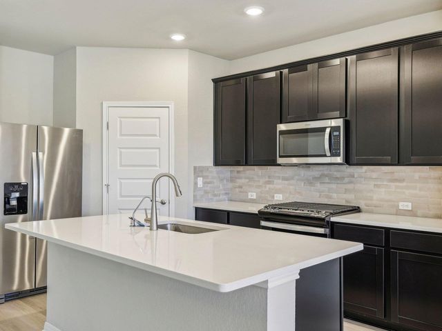 5012 Stockton LN, Del Valle, TX 78617