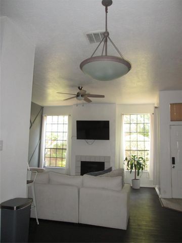8888 Benning Drive 293, Houston, TX 77031