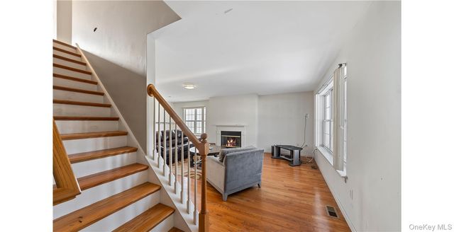 21 Kings Way, Pawling, NY 12564