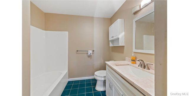 21 Kings Way, Pawling, NY 12564