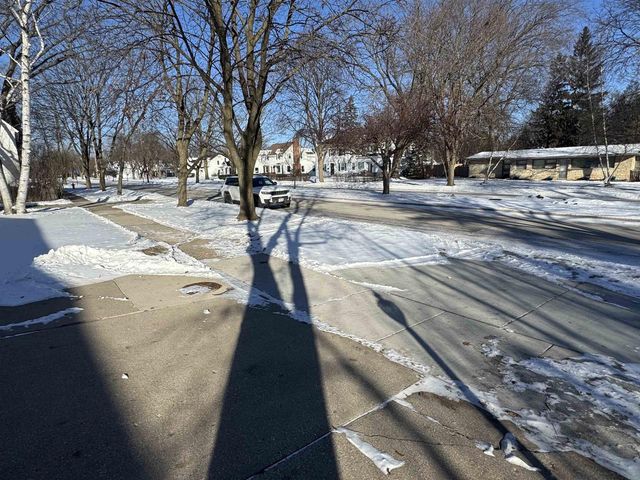 816 RIDGEWAY BOULEVARD, De Pere, WI 54115